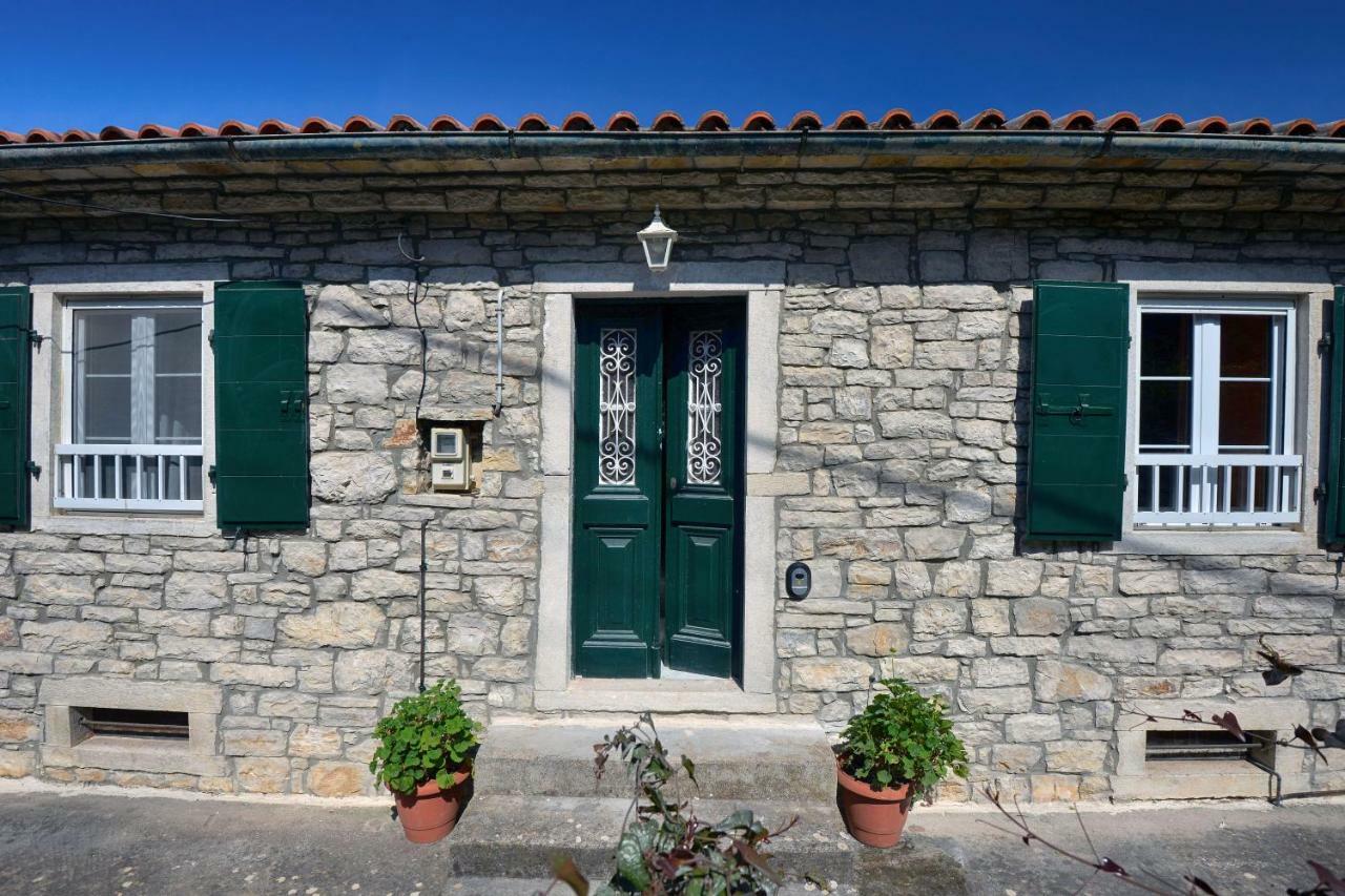 Mikroulis Residence Mastoratika ภายนอก รูปภาพ