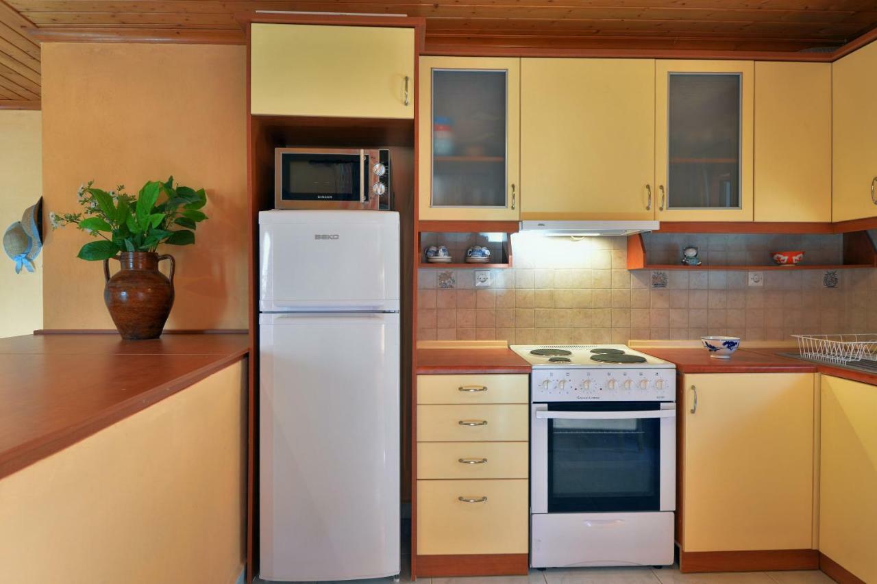 Mikroulis Residence Mastoratika ภายนอก รูปภาพ