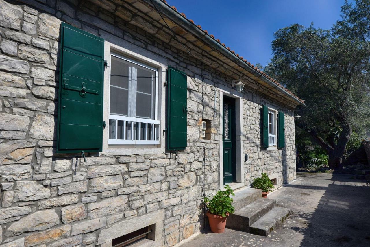 Mikroulis Residence Mastoratika ภายนอก รูปภาพ