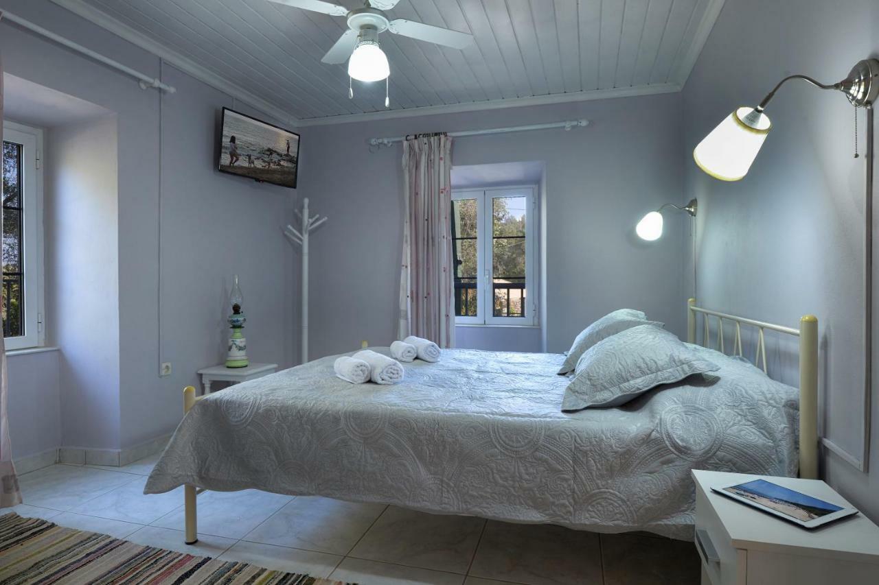 Mikroulis Residence Mastoratika ภายนอก รูปภาพ